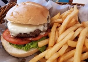 arenas 3 burger gennettsized