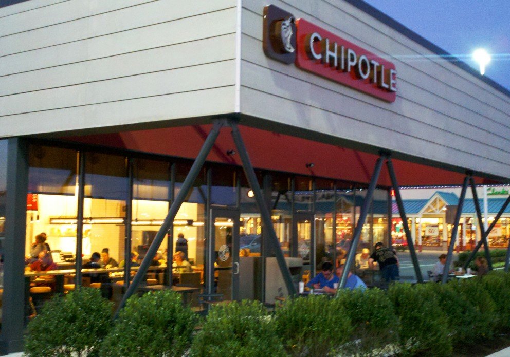 Chipotle Outside Evening 1crenh 992x695 