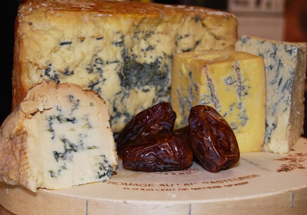 Blue cheese, aging, history! Blue veins explained. Cheese
