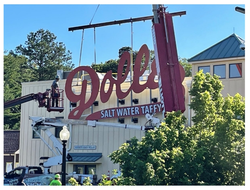 dolle's sign reinstall museum
